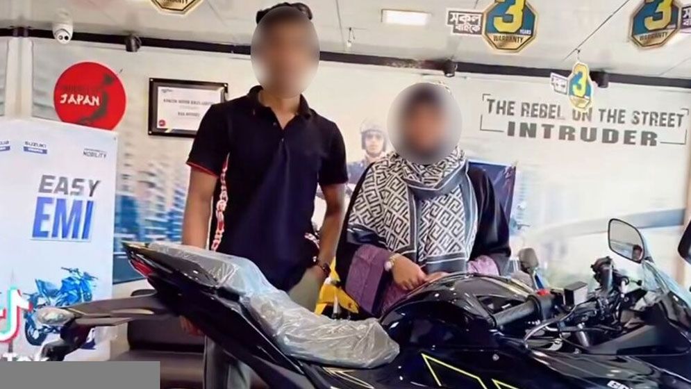 জাতীয় পরিচয়পত্রে যে তথ্য পাওয়া গেছে ওই পর্নো-তারকা যুগলের