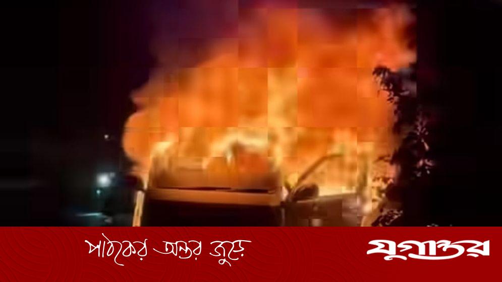 কালিয়াকৈরে চলন্ত অ্যাম্বুলেন্সে আগুন
