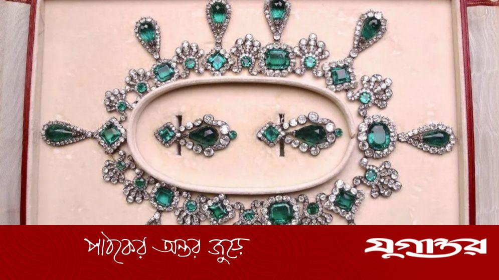 ল্যুভরে চুরি: নেপোলিয়নের দেওয়া দুর্লভ হারসহ যেসব গয়না খোয়া গেল