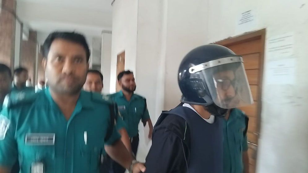 পিকে হালদারের সহযোগী গ্রেফতার