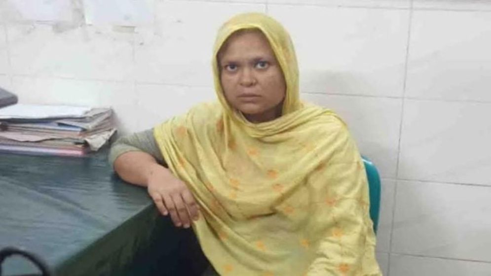 কন্যা সন্তান জন্ম হওয়ায় খালে ফেলে হত্যা, গ্রেফতার মা