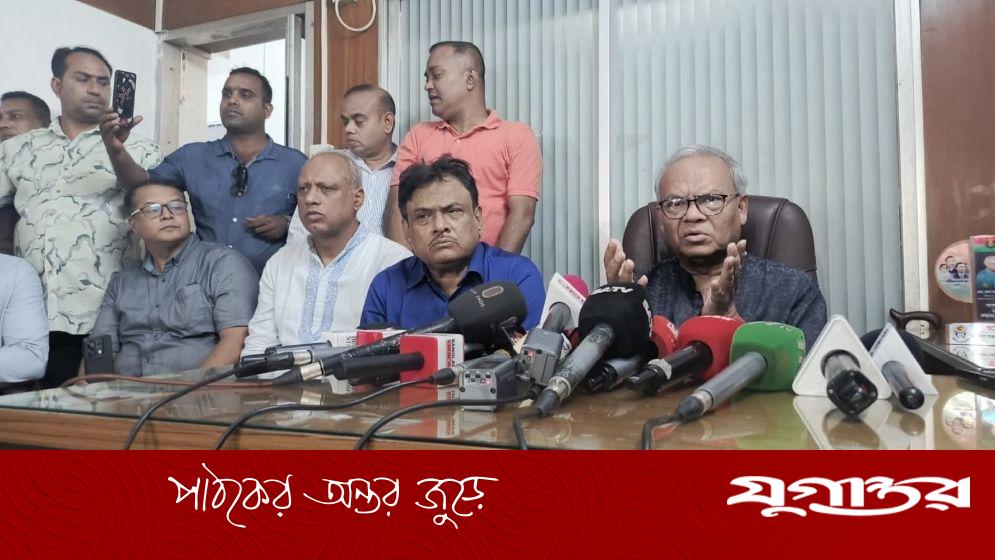 আওয়ামী লীগ সচল নাকি নিষিদ্ধ থাকবে–সিদ্ধান্ত নেবে কে, জানালেন রিজভী