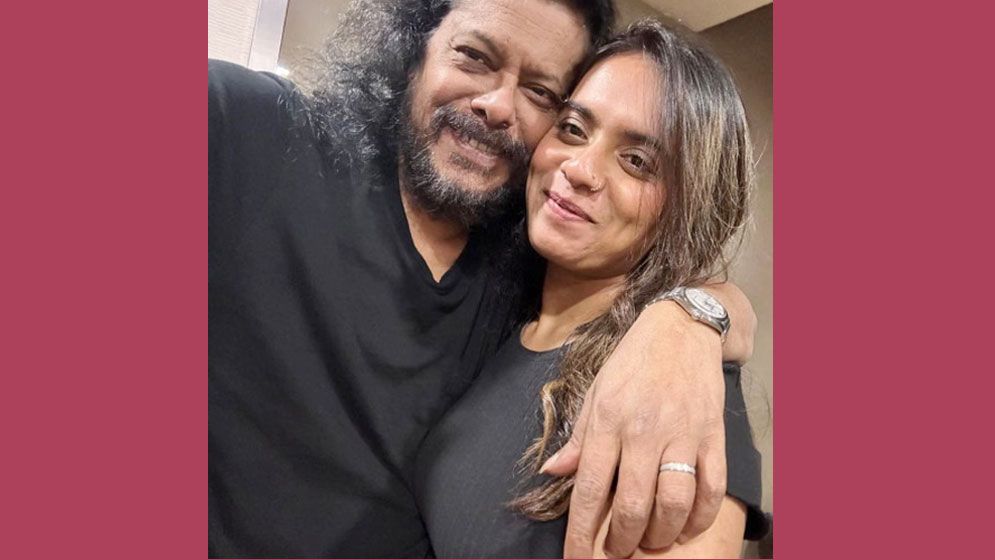 জেমসের তৃতীয় স্ত্রী কে এই মার্কিন তরুণী?