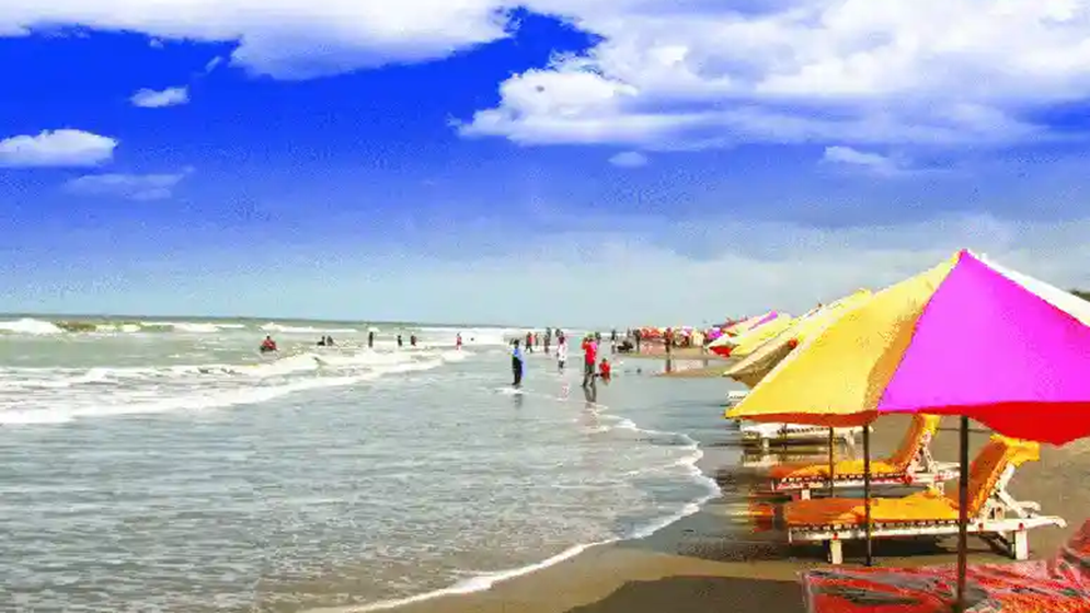 কক্সবাজারে হোটেলে পর্যটকের মৃত্যু, দুই নারীসহ আটক ৪