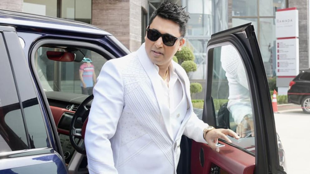 আমি অবাক বিস্ময়ে দেখি— একটা মানুষ কীভাবে এত সুখী হয়: জয়