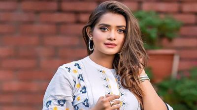 মঞ্চ মাতালেন তানজিন তিশা