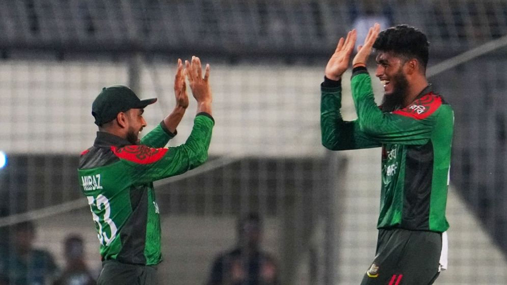 রিশাদের জোড়া আঘাত, হারের খুব কাছে উইন্ডিজ