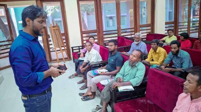 ‘কৃষকের পায়ের ধুলো উৎকৃষ্ট সার’