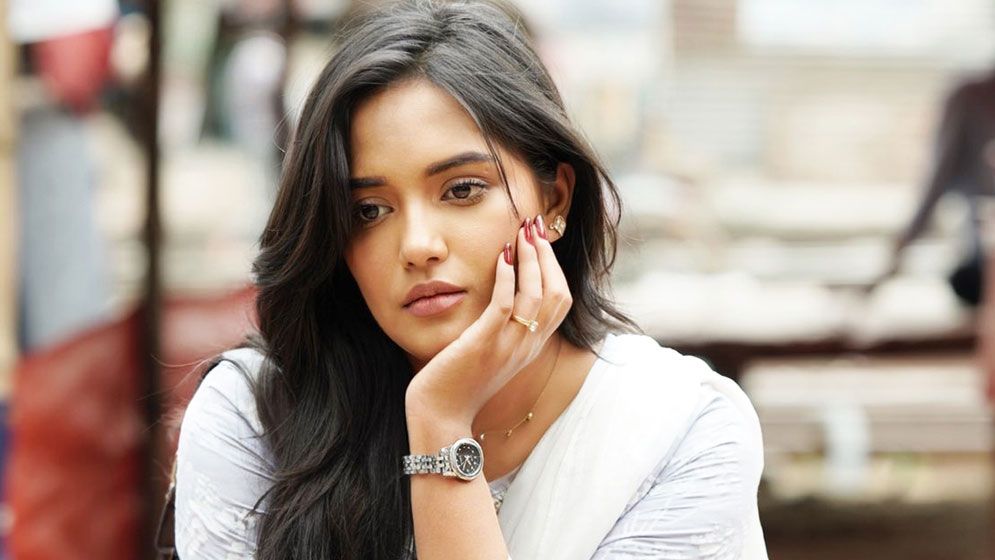 সেই ছবি নিয়ে মুখ খুললেন সামিরা মাহি