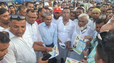 চরফ্যাশনে ৩১ দফা বাস্তবায়নে বিএনপির লিফলেট বিতরণ