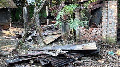 হতদরিদ্র পরিবারের বাড়িঘর জ্বালিয়ে দিয়েছে প্রভাবশালীরা