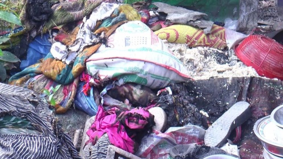 ঘুমন্ত মা ও সন্তানদের শরীরে পেট্রোল ঢেলে আগুন, দগ্ধ ৫