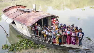 চলনবিল থেকে বিশ্বমঞ্চে, রেজোয়ানের ভাসমান স্কুল পেল ইউনেস্কো পুরস্কার