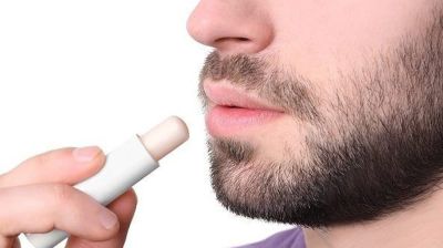 ধূমপান না করেও ঠোঁট কালো, যেভাবে ফিরবে গোলাপি আভা