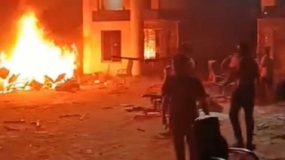 ড্যাফোডিল ও সিটি বিশ্ববিদ্যালয় শিক্ষার্থীদের মধ্যে সংঘর্ষ, অগ্নিসংযোগ