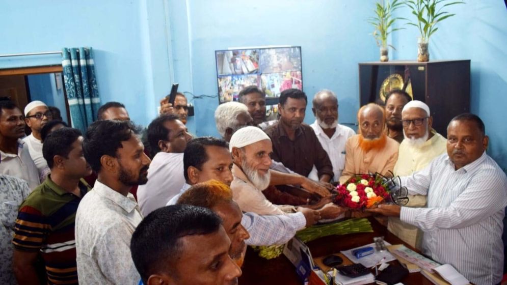 বিএনপিতে যোগ দিলেন জাতীয় পার্টির শতাধিক নেতাকর্মী