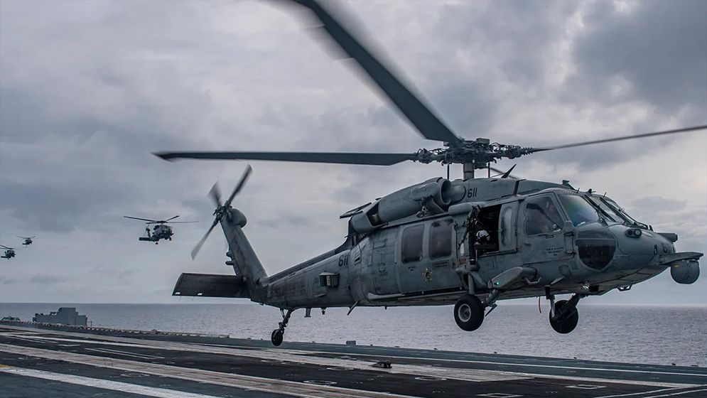 আধাঘণ্টার ব্যবধানে মার্কিন যুদ্ধবিমান ও হেলিকপ্টার বিধ্বস্ত