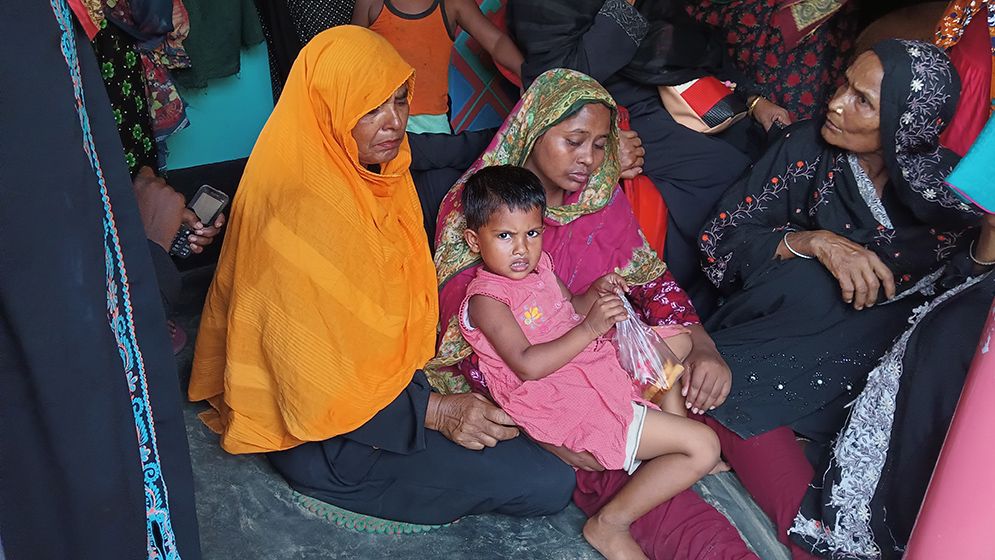 ‘আমার ছোট ছোট দুই মেয়ে নিয়ে এখন কোথায় যাব’