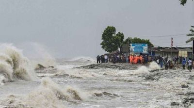 সাগরে শক্তি বাড়াচ্ছে ঘূর্ণিঝড় ‌‘মন্থা’