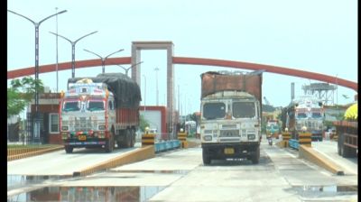 ব্যবসায়ীদের আপত্তিতে বেনাপোলে আগের নিয়মে আমদানি-রপ্তানি শুরু