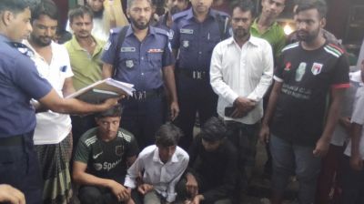 দেশীয় অস্ত্রসহ কিশোর গ্যাংয়ের ৩ সদস্য আটক