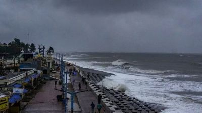 ১৫ কিমি বেগে অগ্রসর হচ্ছে ঘূর্ণিঝড় ‘মন্থা’, কখন কোথায় আঘাত হানবে?