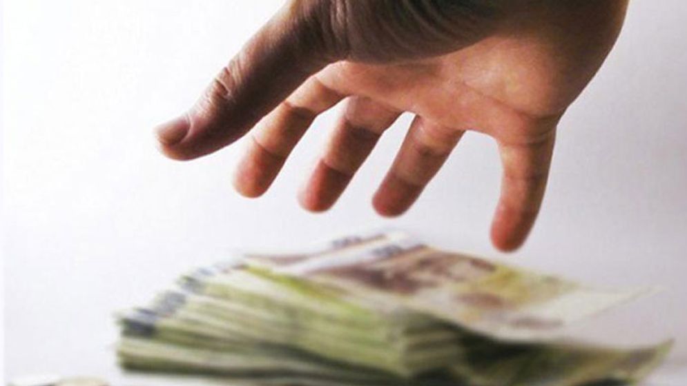 অফিসে না গিয়েই ৩৭ লাখ টাকা বেতন!