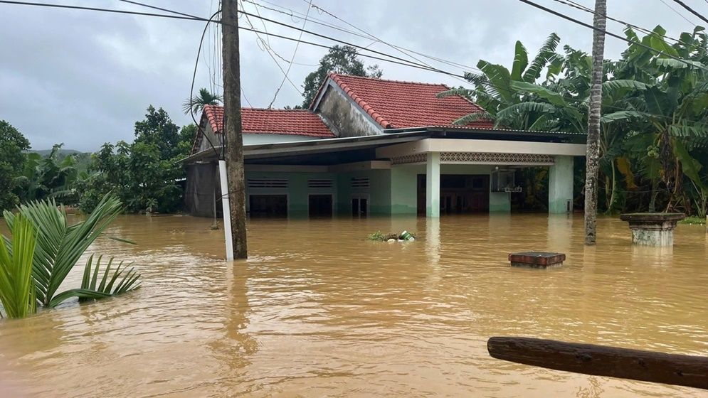 ভিয়েতনামে ২৪ ঘণ্টায় ১,০৮৫ মিলিমিটার বৃষ্টির রেকর্ড