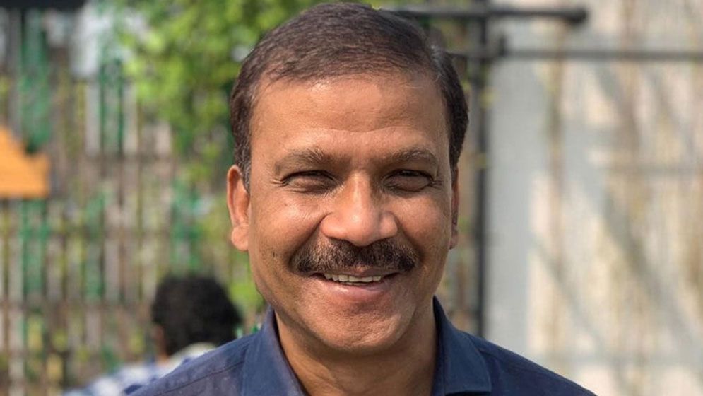 হঠাৎ টক অব দ্য কান্ট্রি ‘প্রধান উপদেষ্টা পদে’ আসিফ নজরুল