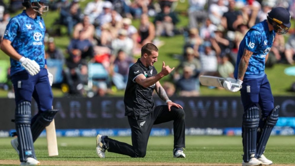 Yosh qizning porno hayz korishi