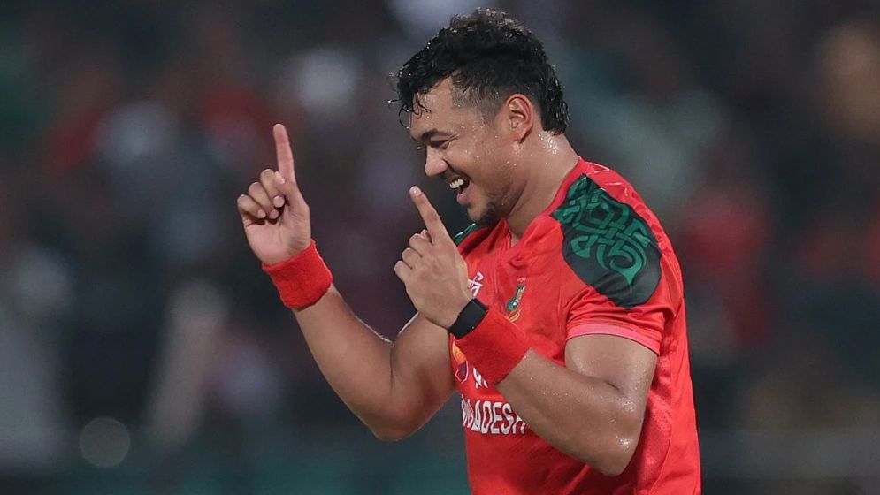 প্রথম বলে ক্যাচ মিস, ওপেনিং জুটি ভাঙলেন তাসকিন