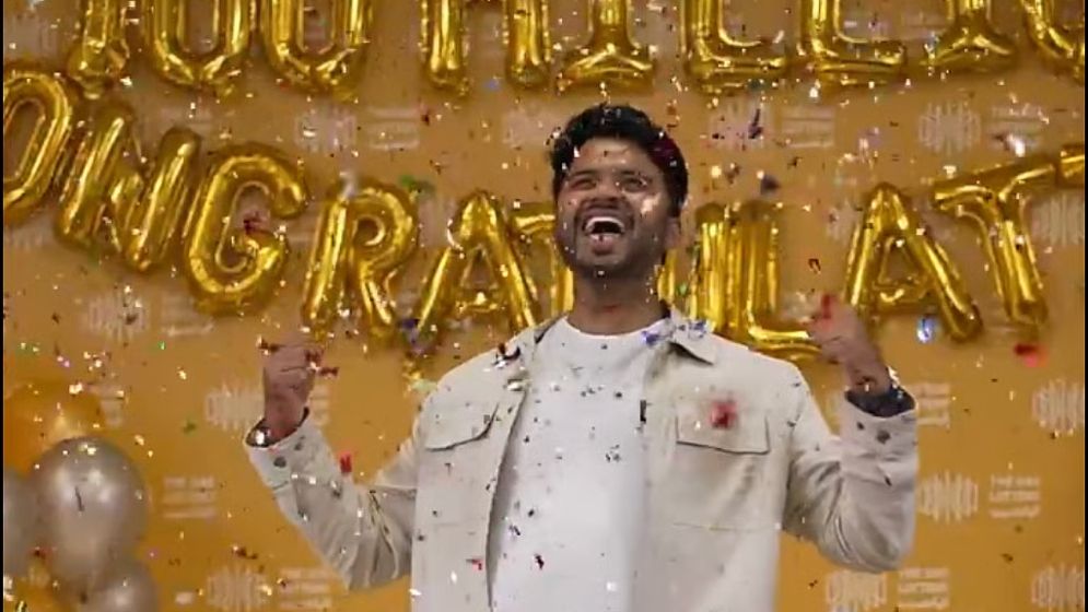 ‘মায়ের দোয়া’ নিয়ে আমিরাতে ২৪০ কোটির লটারি জিতলেন ভারতীয় যুবক