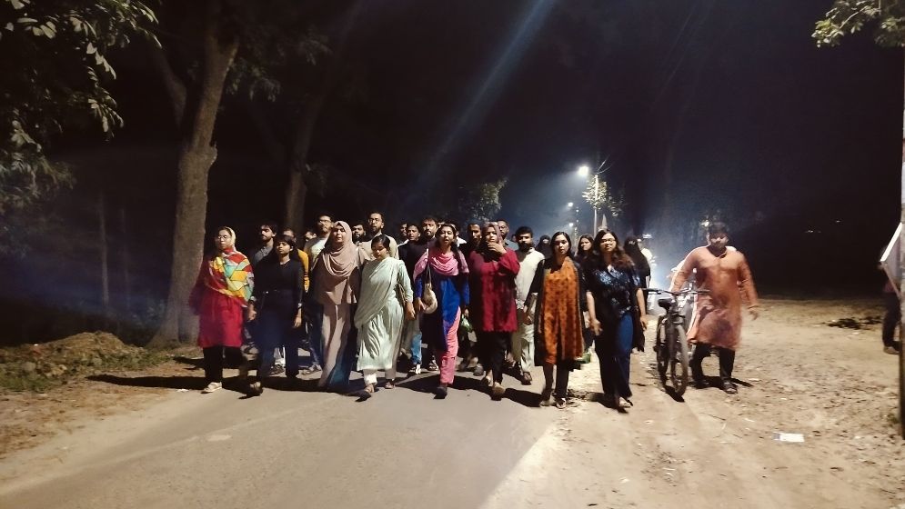 নিষিদ্ধ ছাত্রলীগের কর্মসূচির প্রতিবাদে জাবিতে বিক্ষোভ