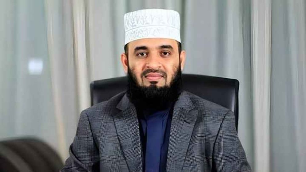 যত বড় নেতা, তত বেশি দুর্নীতিগ্রস্ত: আজহারী