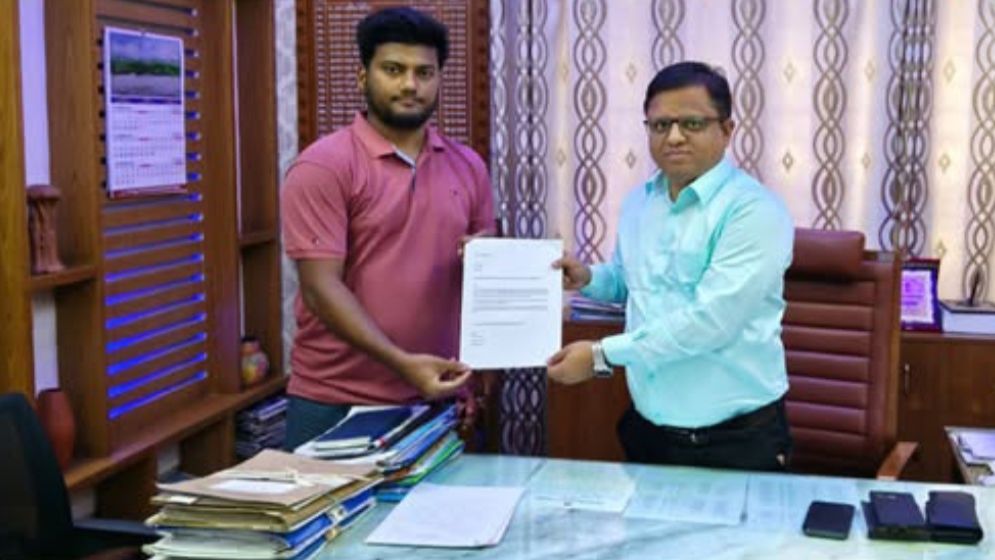 সরকারি গেজেট থেকে নিজের নাম প্রত্যাহার করলেন জুলাই যোদ্ধা