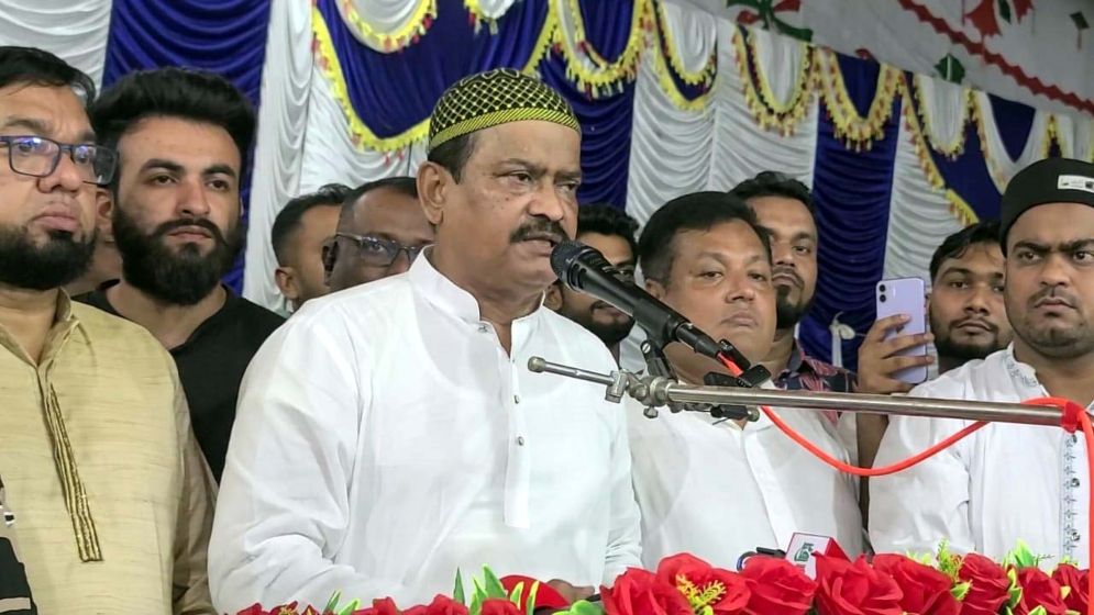 হাসিনা-রেহানা দেশের ১১ বছরের বাজেট লুট করেছে: আবুল খায়ের