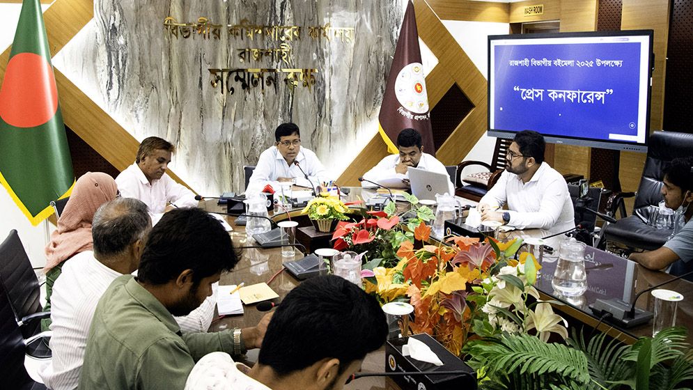 বইমেলায় পুরাতন বই বদলের সুযোগ