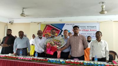 অন্যের সঙ্গে নিজের সন্তানের তুলনা করবেন না: হাসনাত আবদুল্লাহ