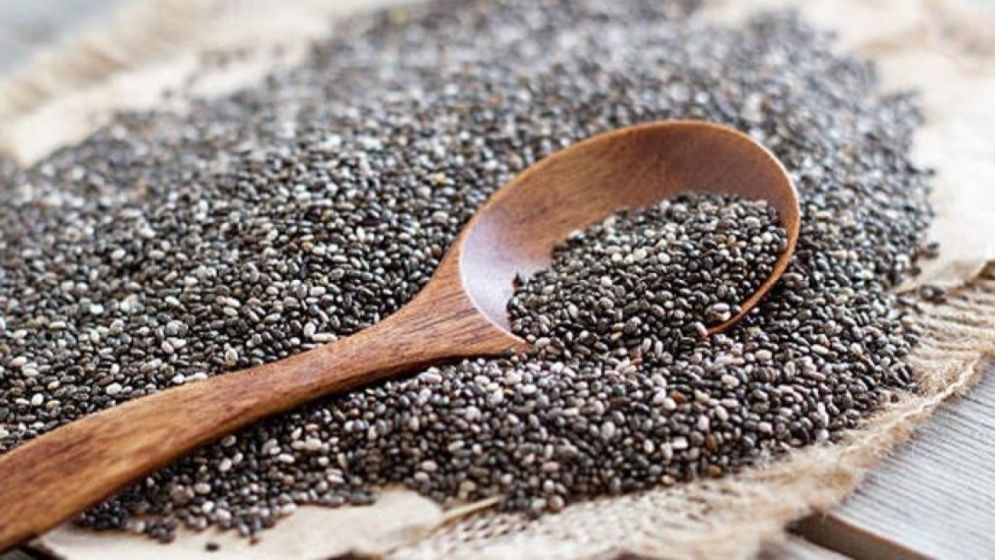 চিয়া বীজ উপকারী, তবে একটা সময় এড়িয়ে চলা উচিত