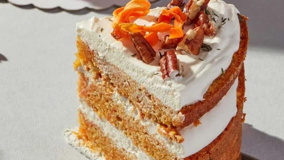 কেকের শেষ টুকরোতেই ভাঙল ২৫ বছরের দাম্পত্য