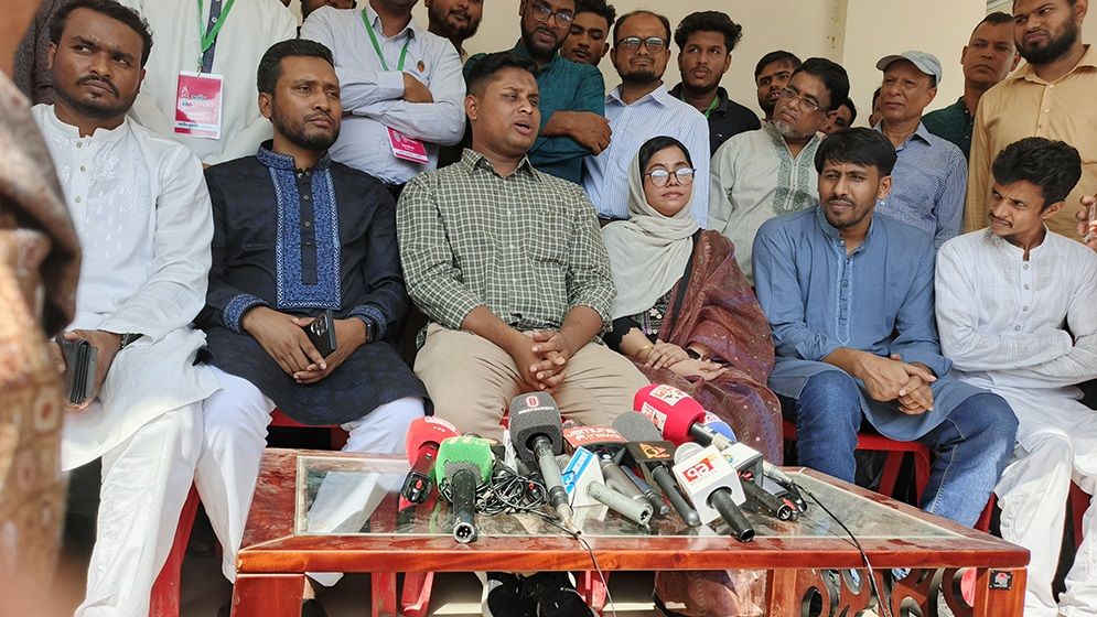 বিএনপি-জামায়াতের সঙ্গে আমাদের দূরত্ব সৃষ্টির কথা সত্য নয়: হাসনাত