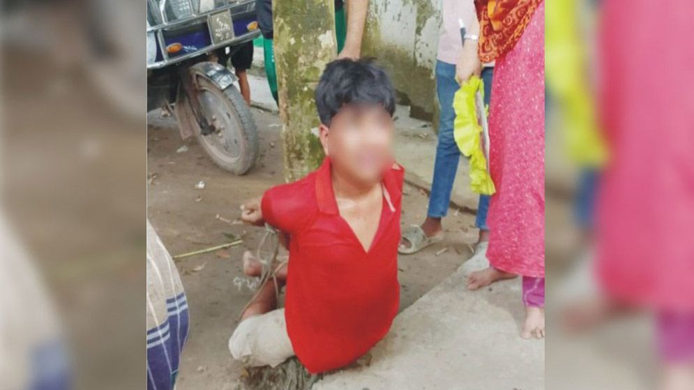 বুড়িচংয়ে কিশোরকে গাছের সঙ্গে বেঁধে নির্যাতন যুবলীগ নেতার