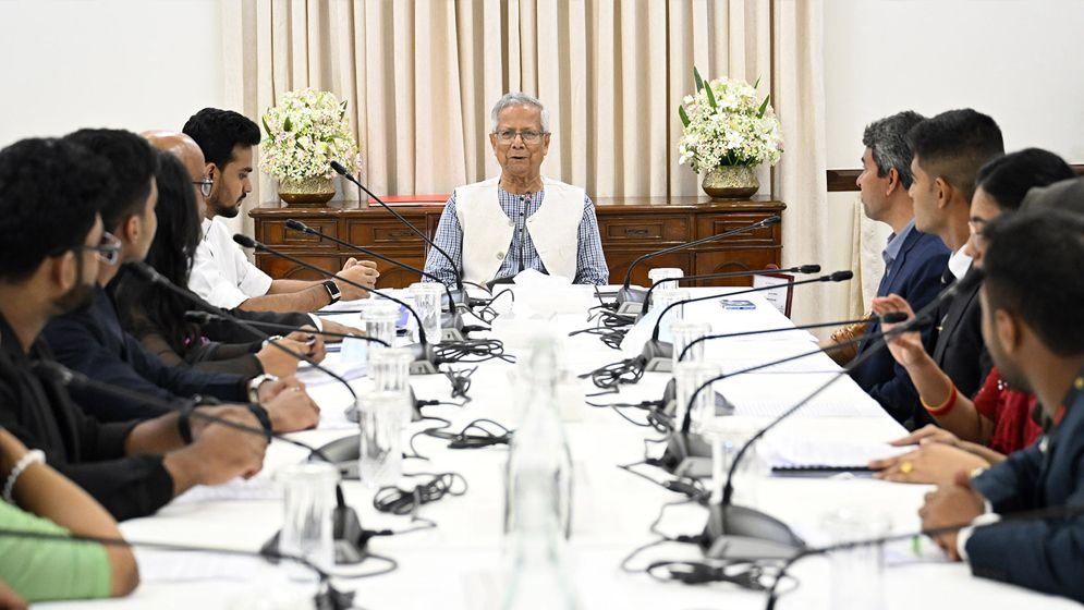 নীতিনির্ধারণে নমনীয়তা ও নাগরিক দায়িত্বের ওপর গুরুত্বারোপ প্রধান উপদেষ্টার
