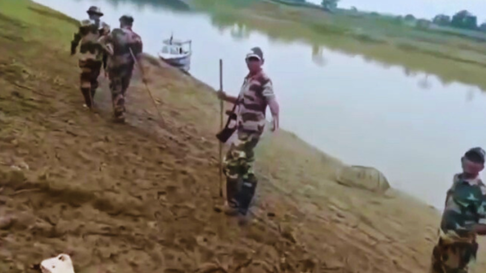 ‘এটি বাংলাদেশের মাটি, আপনারা কেন এখানে’, তোপের মুখে পিছু হটল বিএসএফ