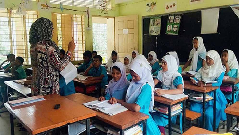 প্রাথমিকের শিক্ষকদের লাগাতার কর্মসূচির ডাক