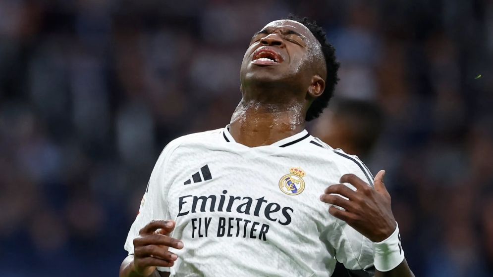 ভিনির পেনাল্টি মিস, তবু বার্সার ‘ধরাছোঁয়ার বাইরে’ চলে গেল রিয়াল