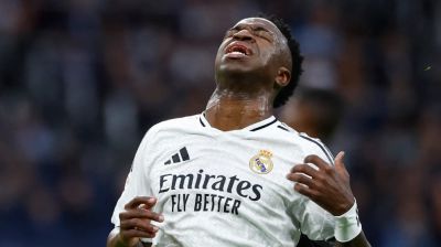 ভিনির পেনাল্টি মিস, তবু বার্সার ‘ধরাছোঁয়ার বাইরে’ চলে গেল রিয়াল