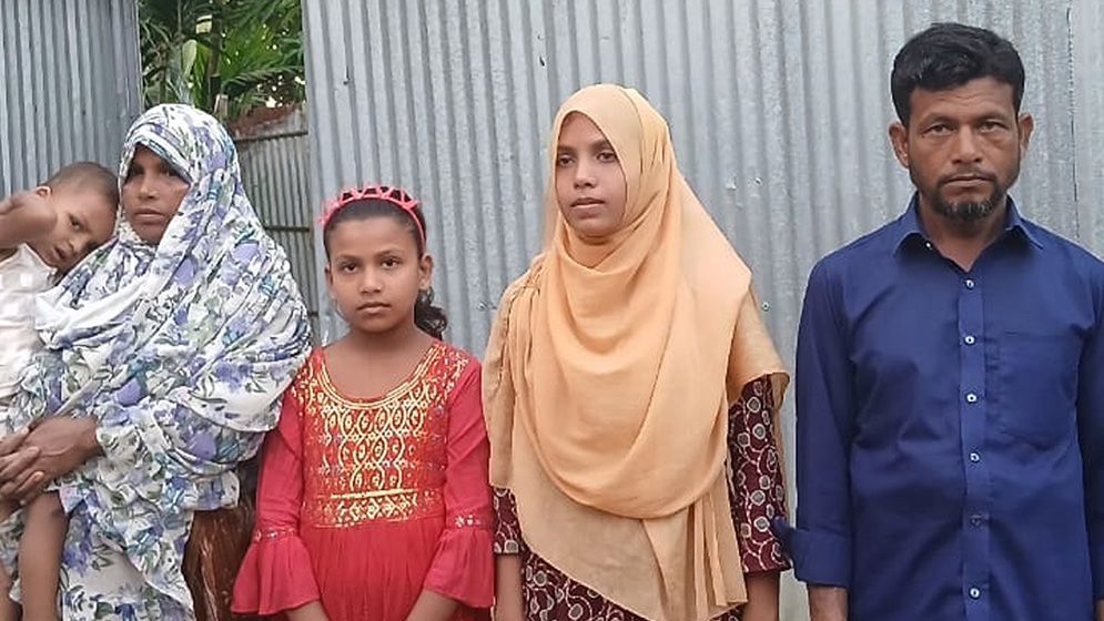 নিজের বিয়ে আটকে এইচএসসি পরীক্ষা দেওয়া সেই মীম চমকে দিল সবাইকে