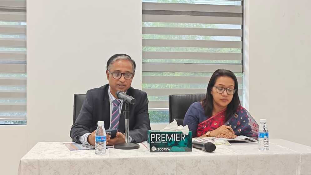 আসিয়ানে বাংলাদেশের সম্ভাবনা দেখছেন নবনিযুক্ত হাইকমিশনার মঞ্জুরুল করিম খান