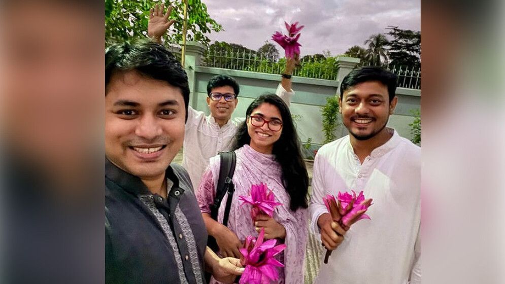 ‘শাপলা কলি’ প্রতীক নিয়ে সোশ্যাল মিডিয়ায় উৎসবে মেতেছে এনসিপি